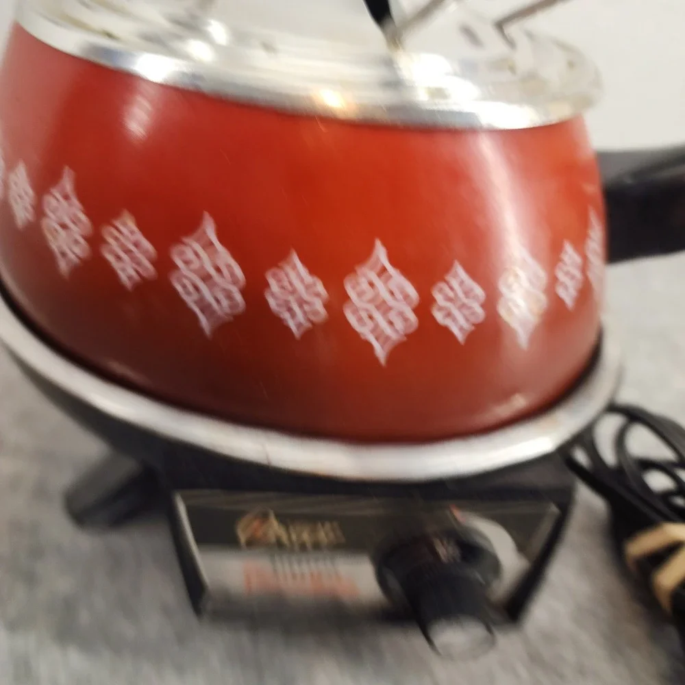 Oster Electric Fondue Pot Set Vintage MCM Red Orange 70s Retro Kitchen 6 Forks